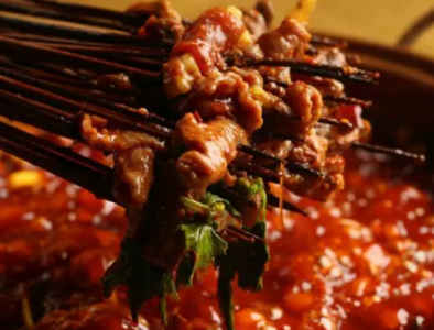 揭秘重慶串串香底料批發(fā)廠家：核心優(yōu)勢(shì)究竟何在？